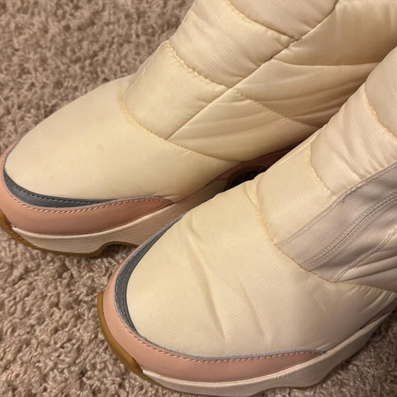 NWOB WNS Sorel Kinetic Impact Waterproof Zip Up Boots Sz 9 Chalk & Vintage Pink - Picture 9 of 11